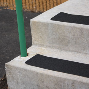 220 2" X 60' Clear Safety-Walk Fine Anti-Slip Tape 2Rl/Cs